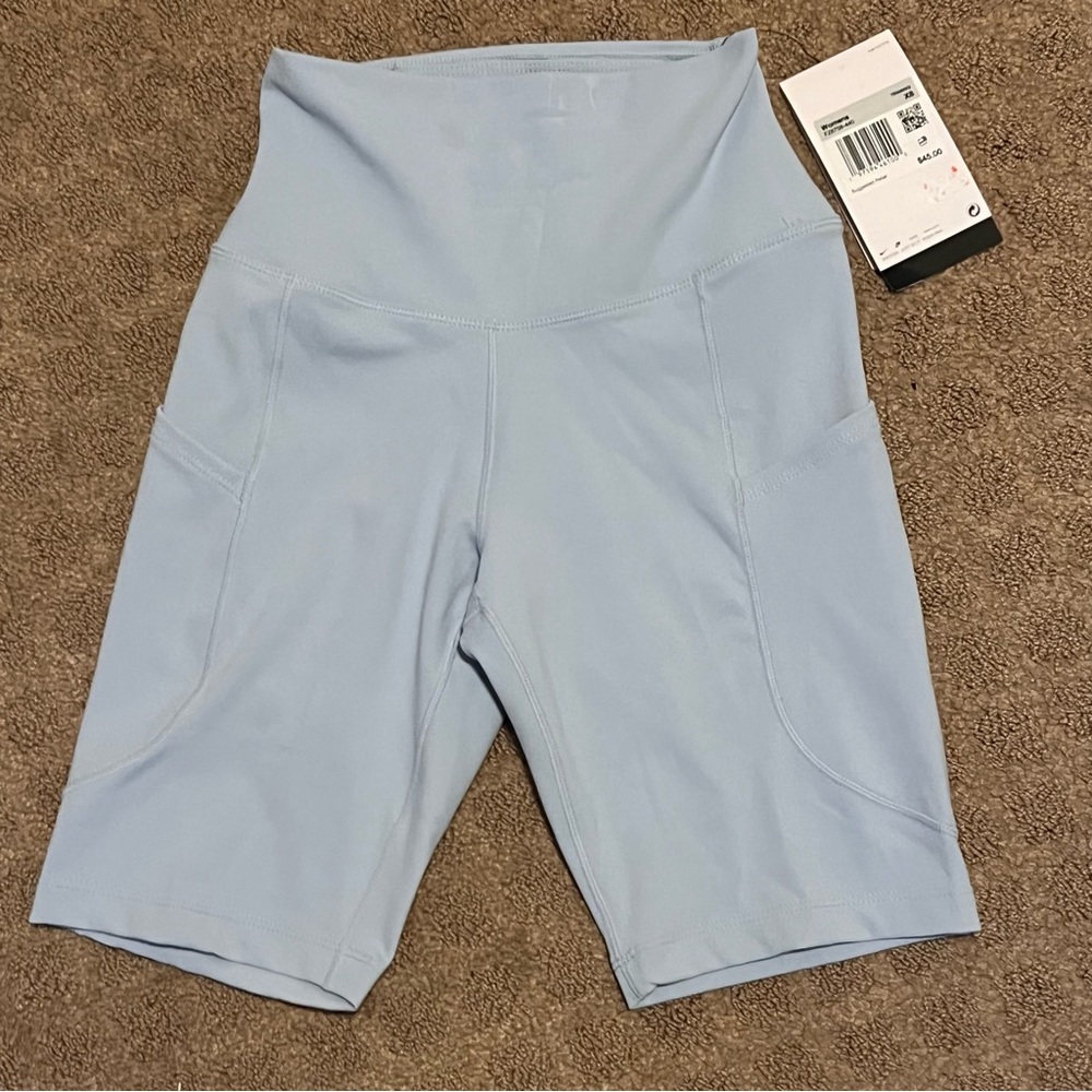 NWT Nike One High-Waisted Biker Shorts with Pockets